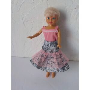 1992 Kid Kore Fashion Girl Doll with Blouse and Skirt 7.5"